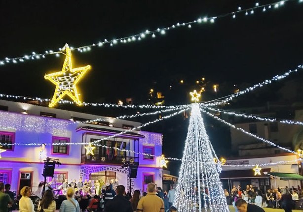 Vallehermoso licita el alumbrado y la ornamentación navideña para llevar la campaña de Navidad a distintos espacios del municipio