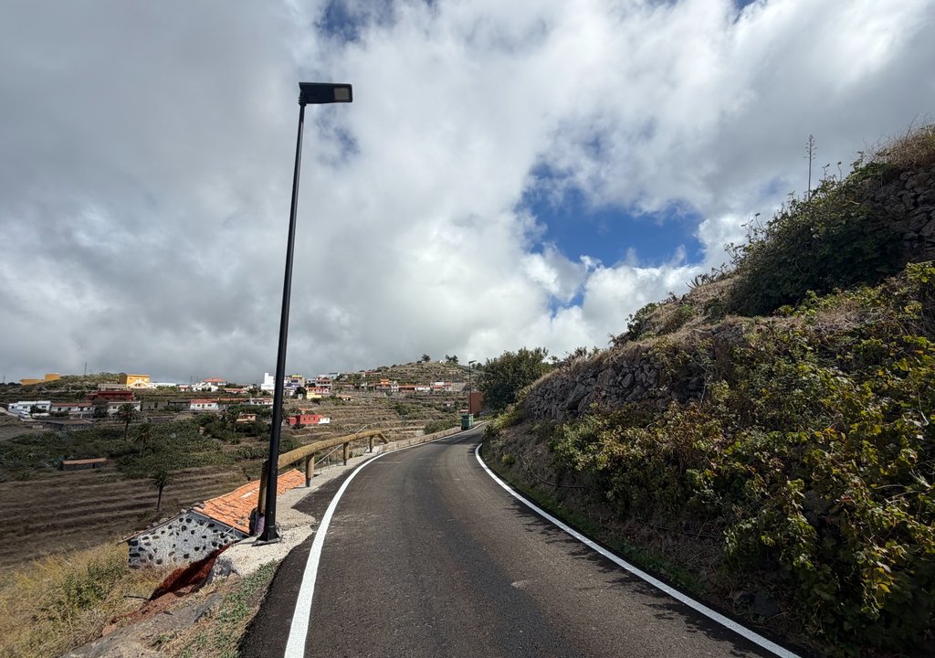 El Ayuntamiento de Vallehermoso recepciona las obras de mejora de los accesos y espacios públicos de El Cercado